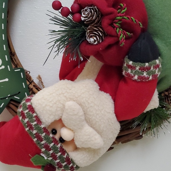 Felt Santa on Grape Vine Merry Christmas Wreath - Picture 2 of 6